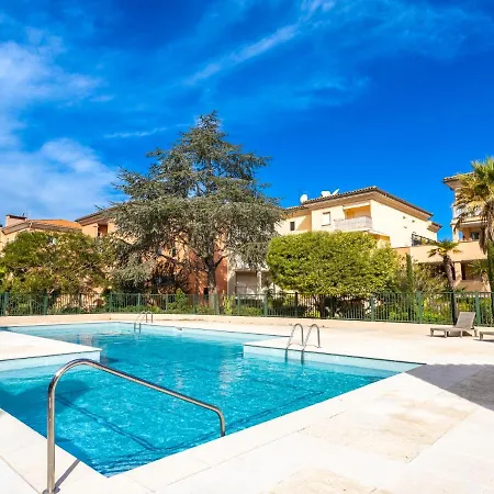 Le Clos Sainte Anne By Interhome *