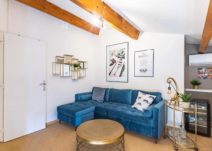 아파트 Le Clos Sainte Anne-1 By Interhome